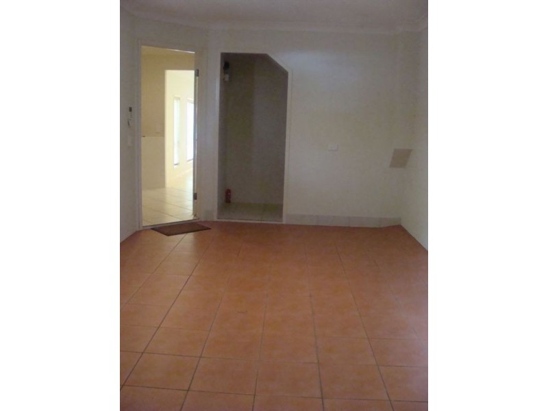 2/3 Fisher Avenue, Southport QLD 4215