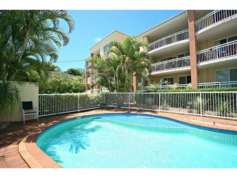3/30 Dalpura Street, Chevron Island QLD 4217