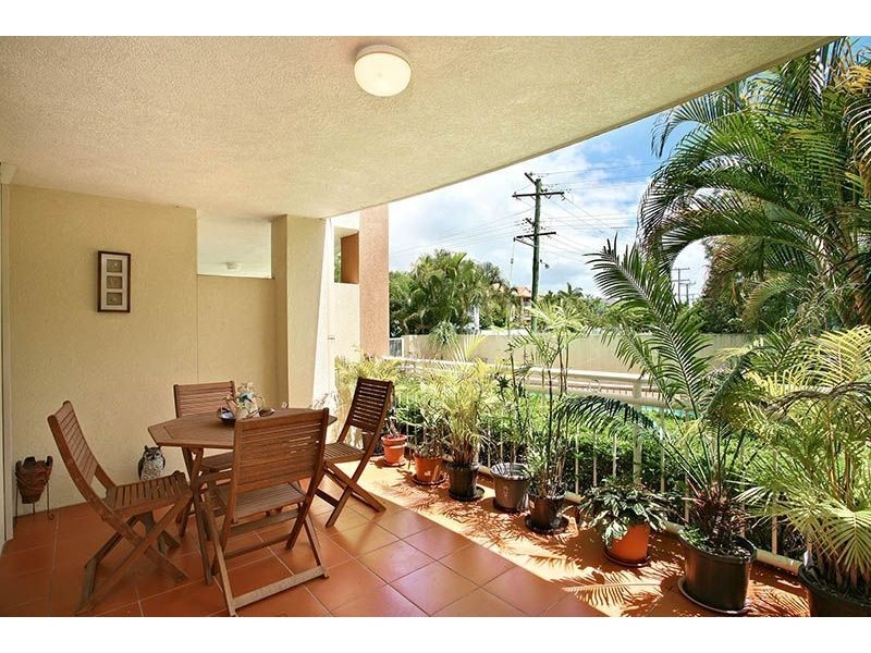 3/30 Dalpura Street, Chevron Island QLD 4217