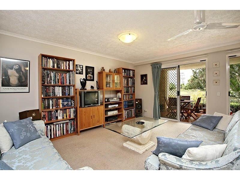 3/30 Dalpura Street, Chevron Island QLD 4217