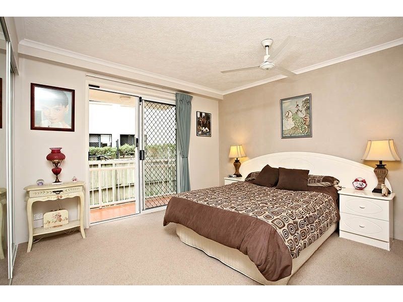 3/30 Dalpura Street, Chevron Island QLD 4217