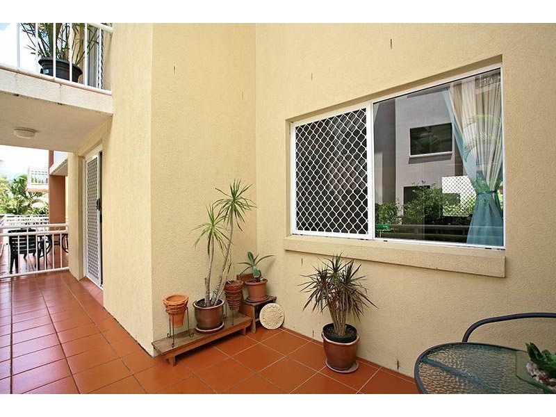 3/30 Dalpura Street, Chevron Island QLD 4217