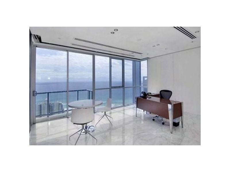 39 & 40/23 Ferny Avenue, Surfers Paradise QLD 4217