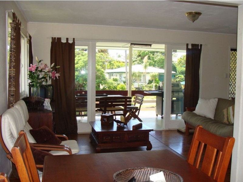 17 Mabel Avenue, Southport QLD 4215