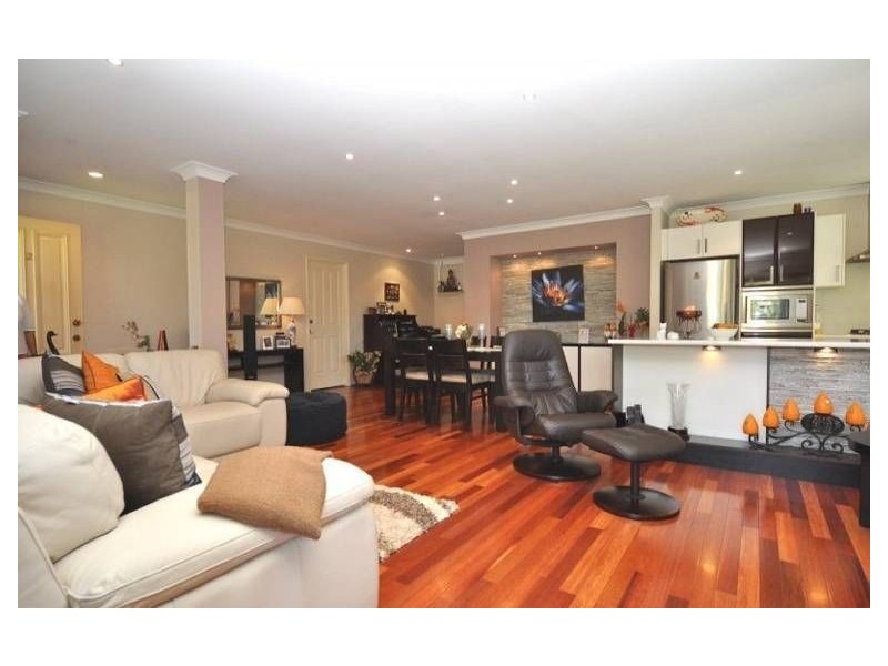 2/1 Jacqueline Avenue, Labrador QLD 4215