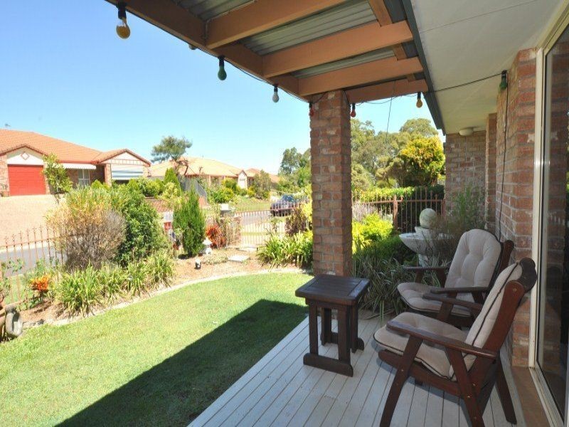 2/1 Jacqueline Avenue, Labrador QLD 4215