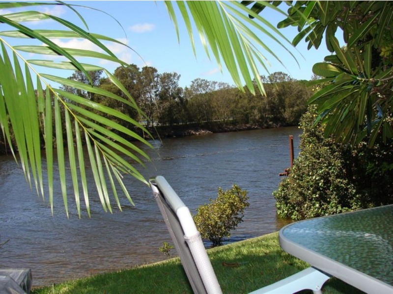 180/215 Cottesloe Drive, Mermaid Waters QLD 4218