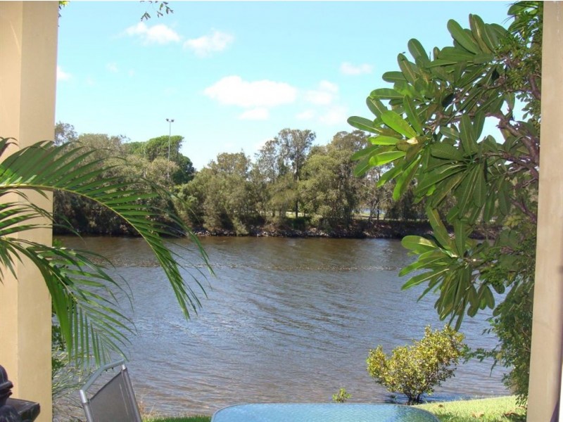 180/215 Cottesloe Drive, Mermaid Waters QLD 4218