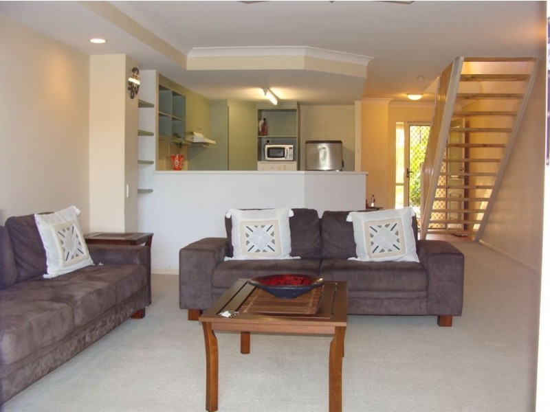 180/215 Cottesloe Drive, Mermaid Waters QLD 4218