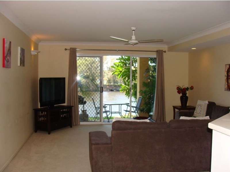 180/215 Cottesloe Drive, Mermaid Waters QLD 4218