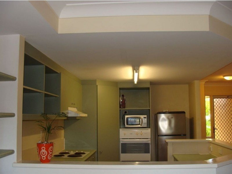 180/215 Cottesloe Drive, Mermaid Waters QLD 4218