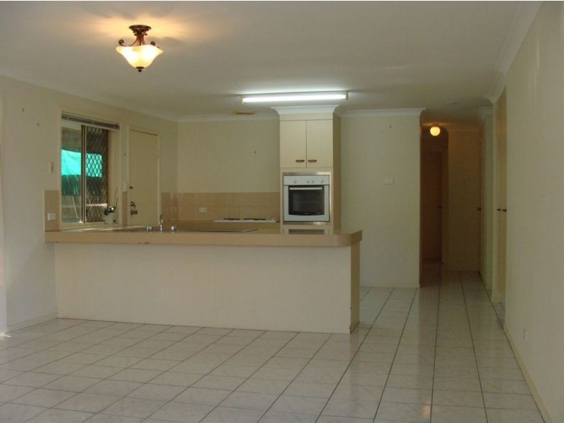 1/5 Jessica Court, Arundel QLD 4214