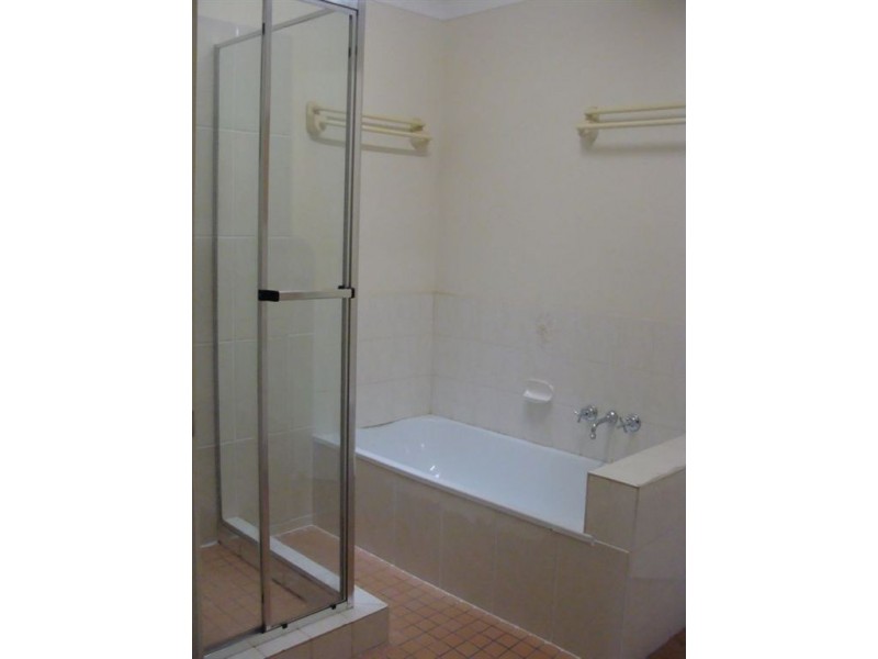 1/5 Jessica Court, Arundel QLD 4214