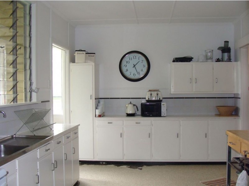 3 Barton Avenue, Southport QLD 4215