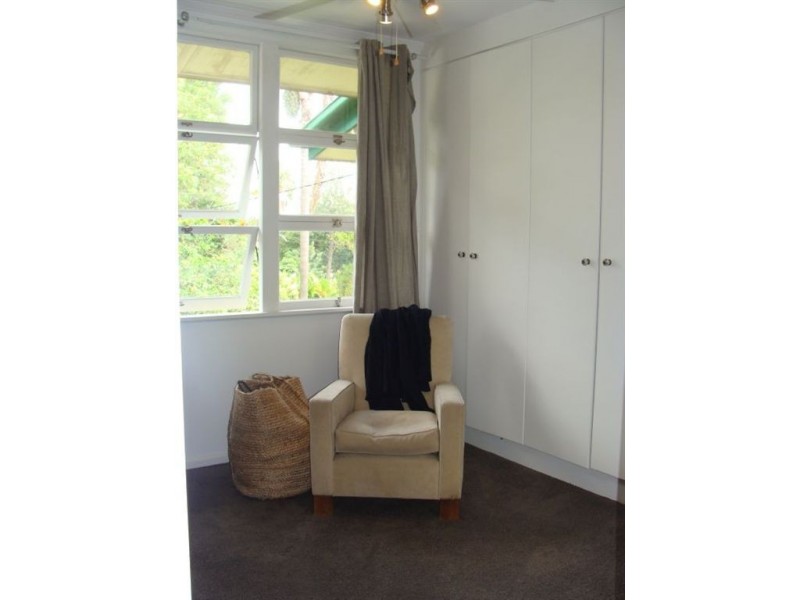 3 Barton Avenue, Southport QLD 4215