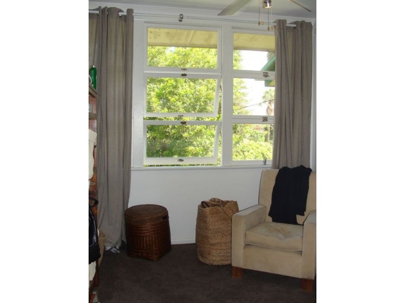 3 Barton Avenue, Southport QLD 4215