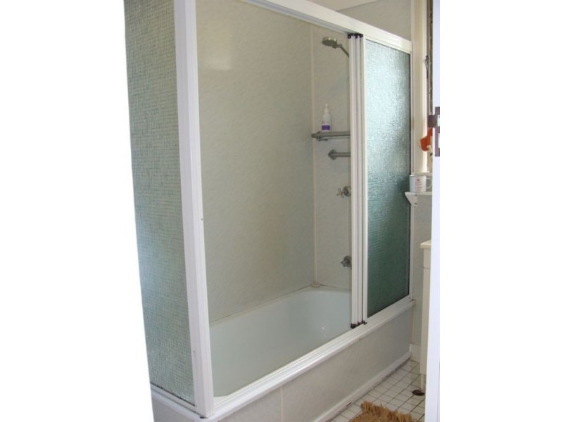 3 Barton Avenue, Southport QLD 4215