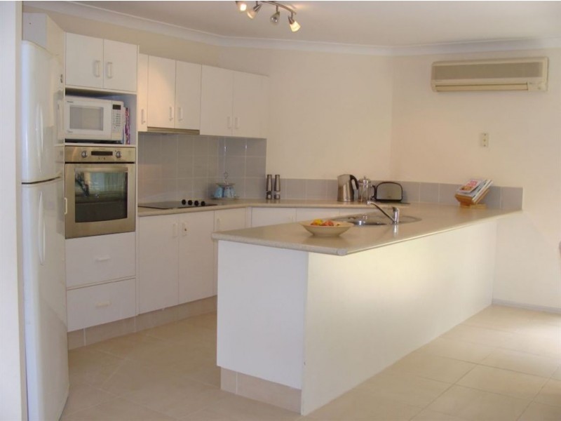 63/88 Cotlew Street East, Southport QLD 4215