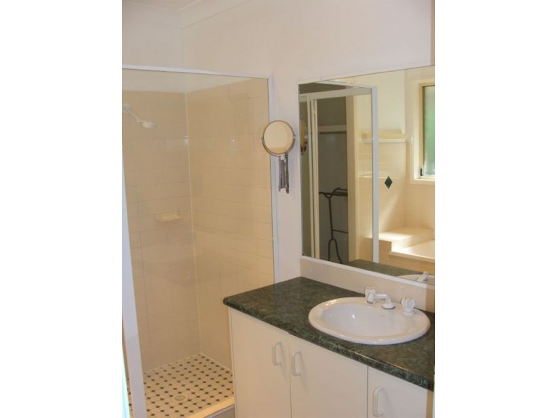 13/482 Pine Ridge Road, Coombabah QLD 4216