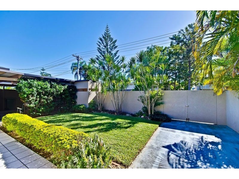 34 Coogeen Street, Bundall QLD 4217