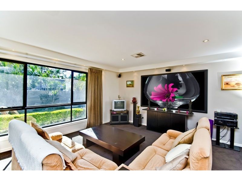 34 Coogeen Street, Bundall QLD 4217