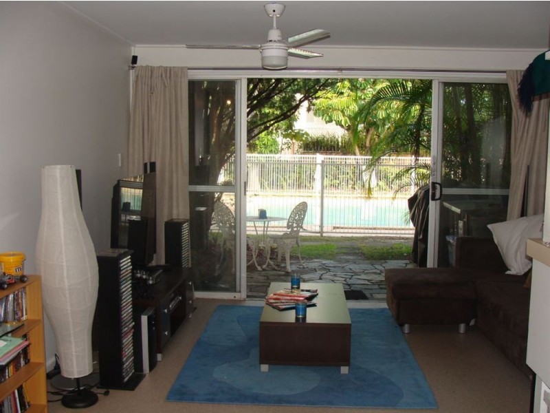 12/9 Weemala Street, Chevron Island QLD 4217