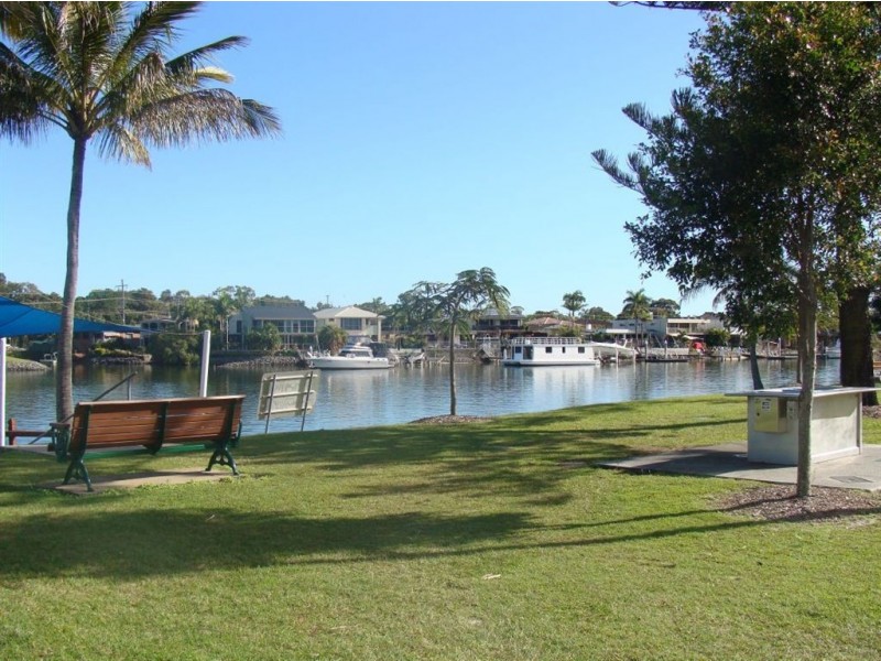 12/9 Weemala Street, Chevron Island QLD 4217