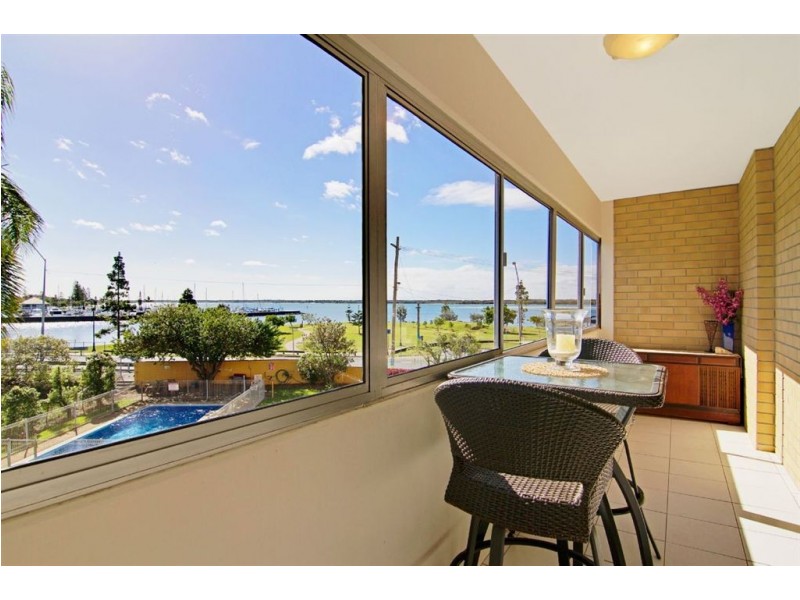8 554 Marine Parade, Biggera Waters QLD 4216