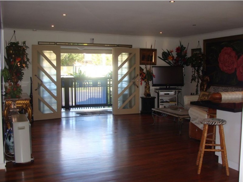 25 Eileen Street, Southport QLD 4215