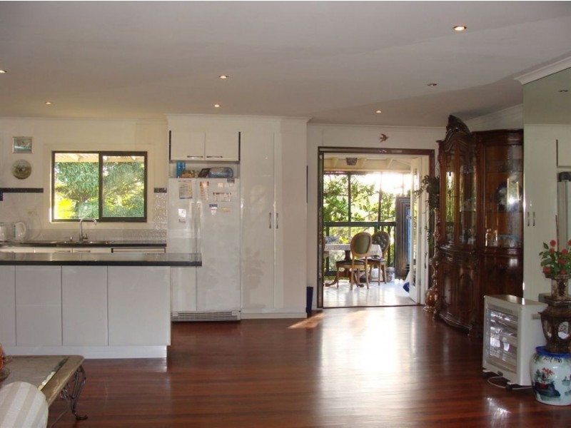 25 Eileen Street, Southport QLD 4215