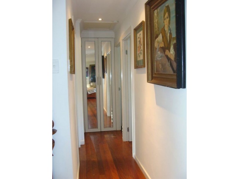 25 Eileen Street, Southport QLD 4215