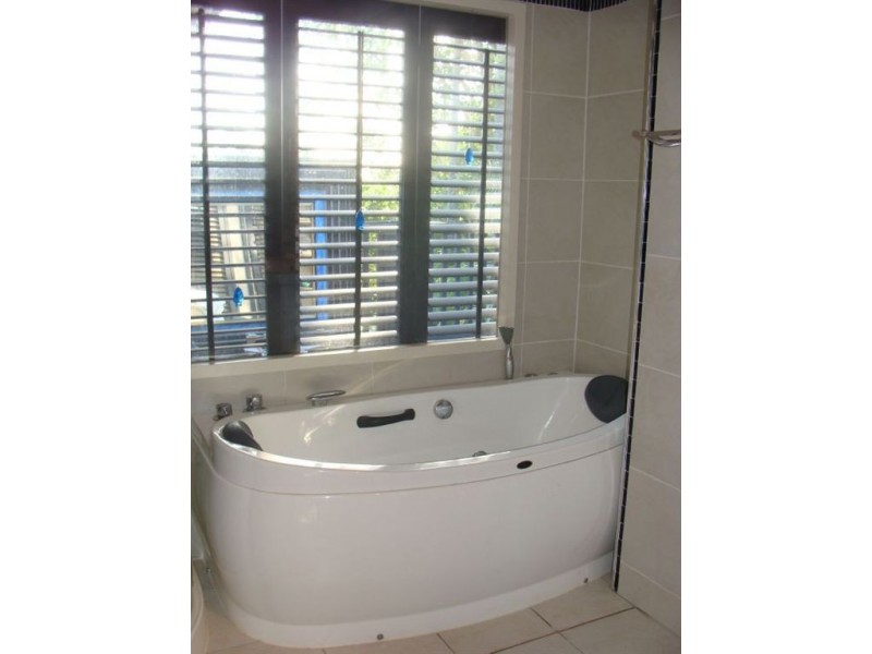 25 Eileen Street, Southport QLD 4215