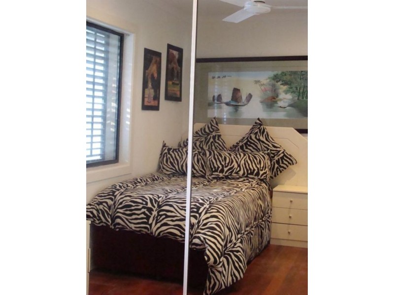 25 Eileen Street, Southport QLD 4215