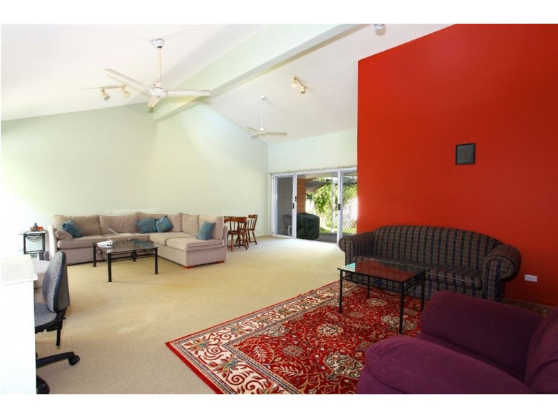 1/7A Government Road, Labrador QLD 4215