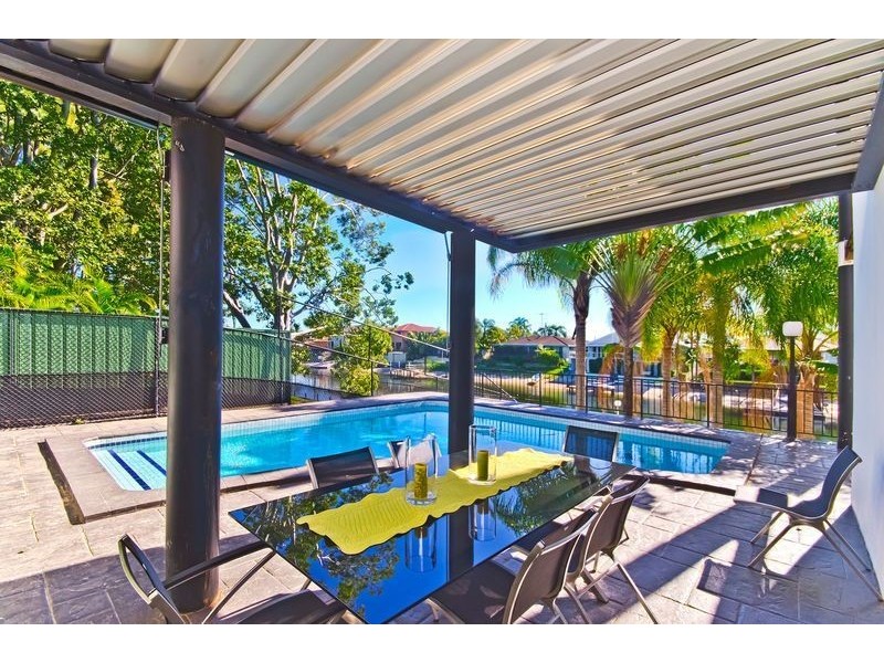 21 McIlwain Drive, Mermaid Waters QLD 4218