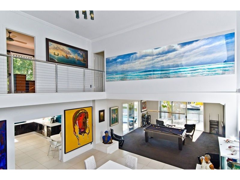 21 McIlwain Drive, Mermaid Waters QLD 4218