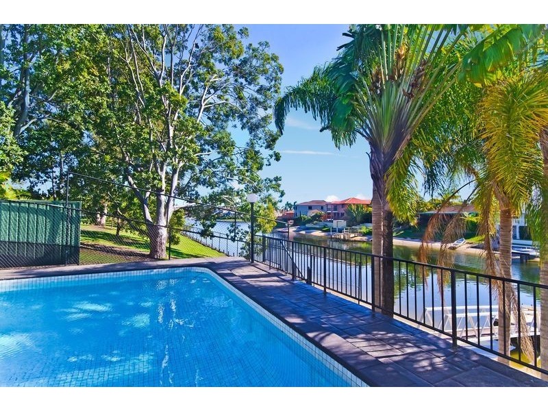 21 McIlwain Drive, Mermaid Waters QLD 4218
