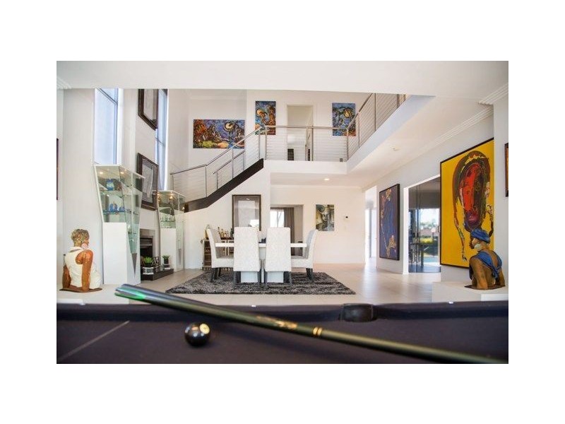 21 McIlwain Drive, Mermaid Waters QLD 4218