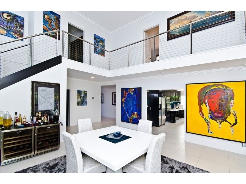 21 McIlwain Drive, Mermaid Waters QLD 4218