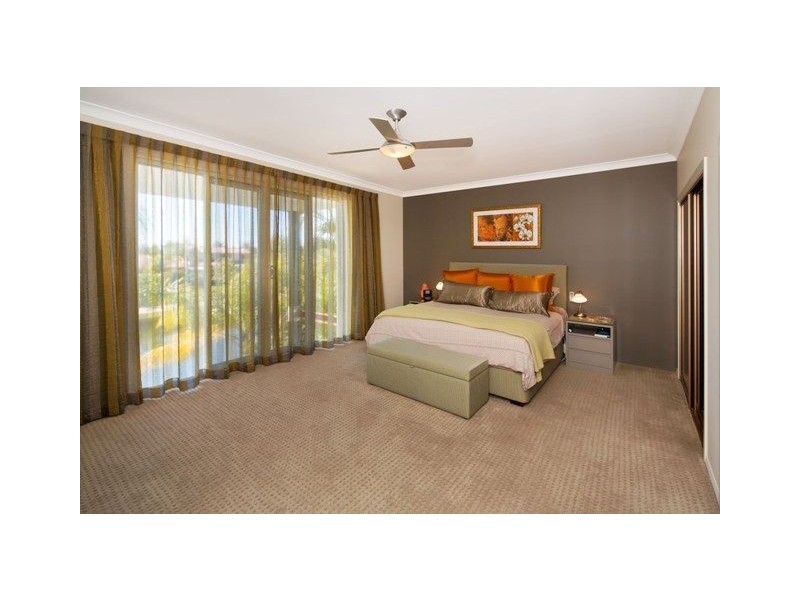 21 McIlwain Drive, Mermaid Waters QLD 4218