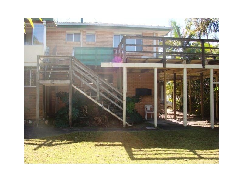 2 Deauville Drive, Southport QLD 4215