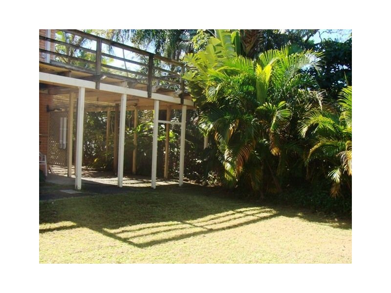 2 Deauville Drive, Southport QLD 4215