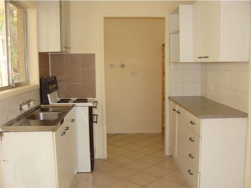 16 Nyora Street, Southport QLD 4215