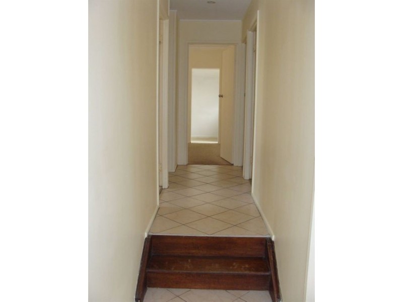 16 Nyora Street, Southport QLD 4215