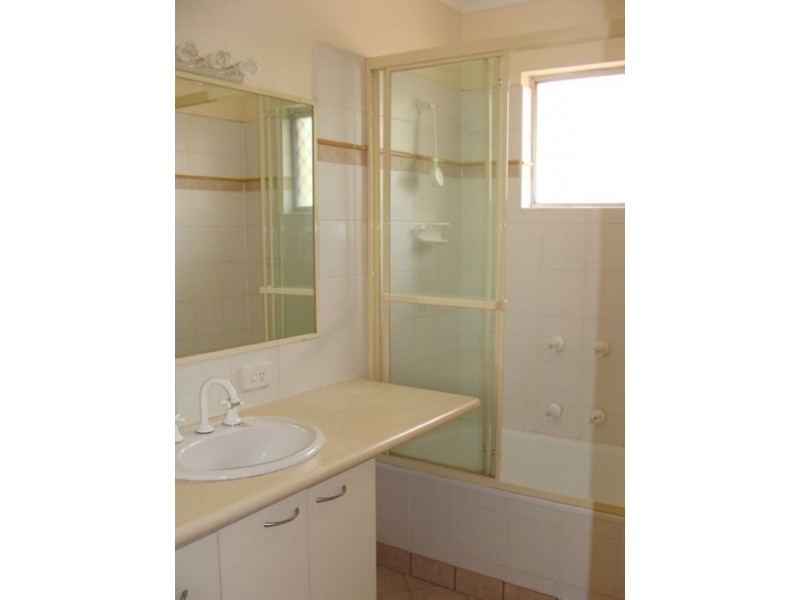 16 Nyora Street, Southport QLD 4215