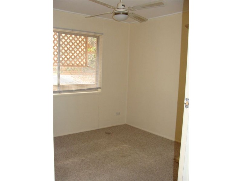 16 Nyora Street, Southport QLD 4215