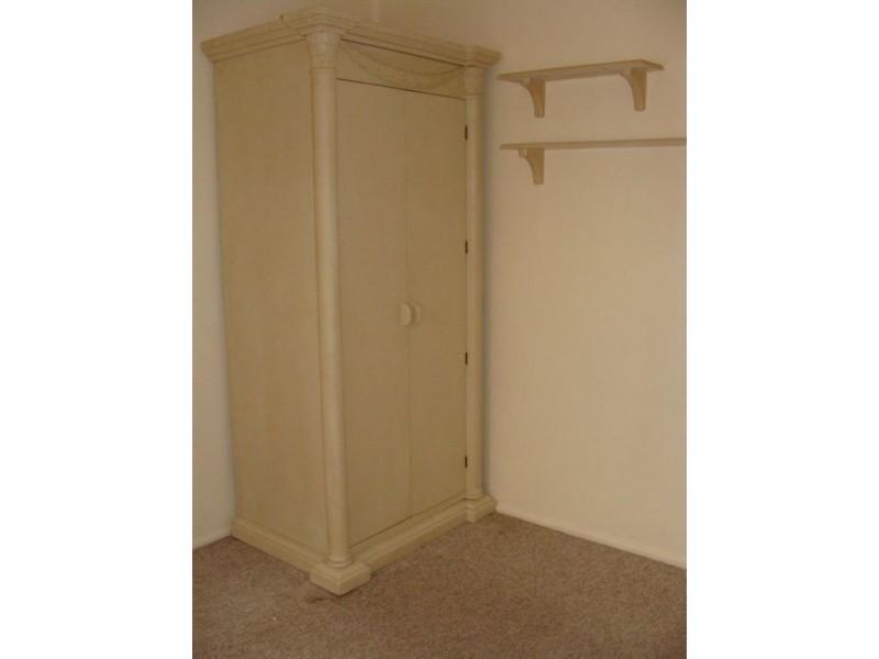 16 Nyora Street, Southport QLD 4215