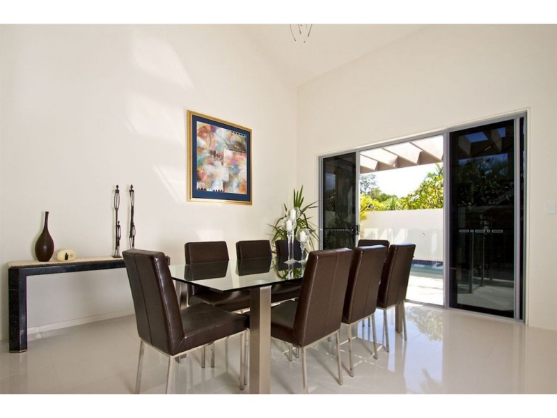 11 Yacht Street, Southport QLD 4215