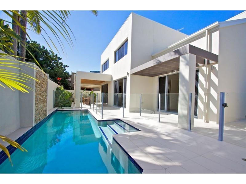 11 Yacht Street, Southport QLD 4215