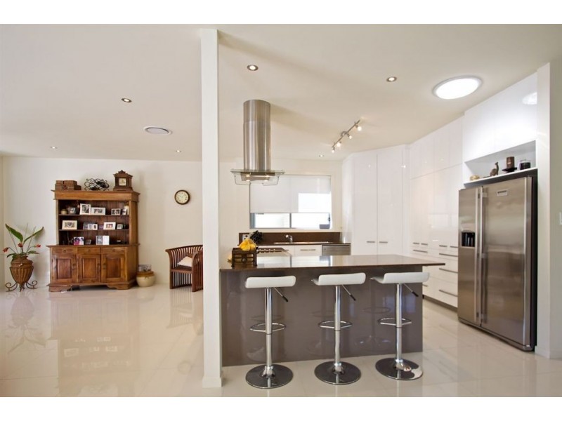 11 Yacht Street, Southport QLD 4215